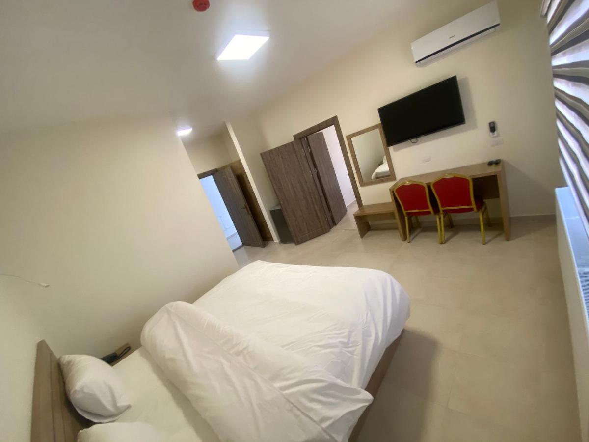 Hotel Al-Mujeb Karak Esterno foto