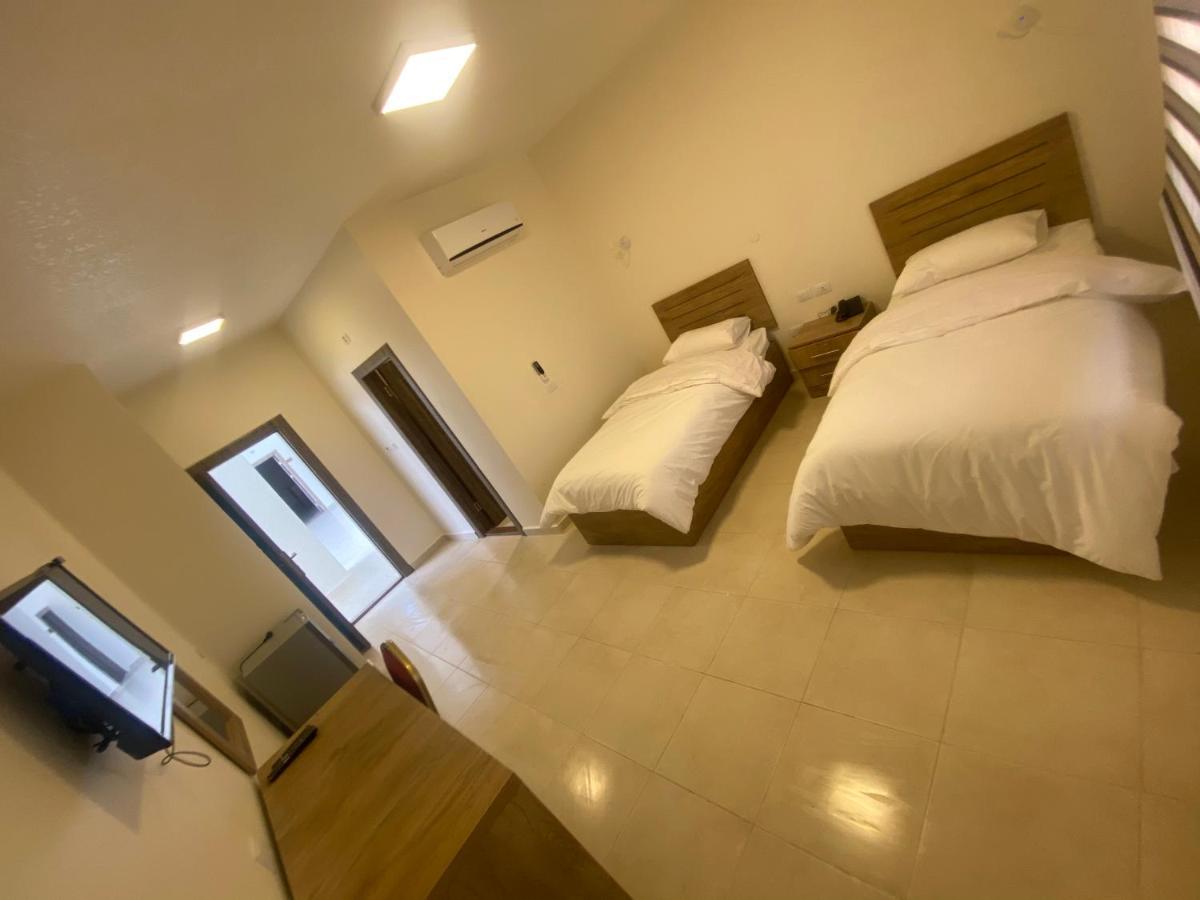 Hotel Al-Mujeb Karak Esterno foto